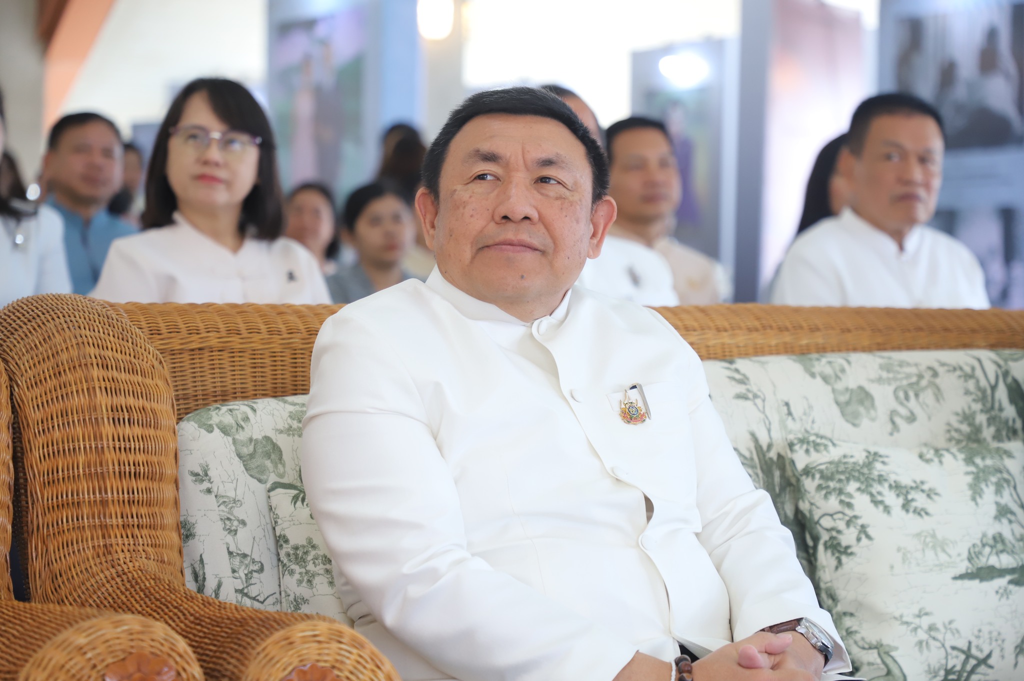 title - มากกว่าความรักระหว่างคู่ครอง คือความรักต่อปวงชน ส.ป.ก. จัดงาน “รักแห่งศิลป์ รักแห่งแผ่นดิน” พลังแห่งศิลปะที่เชื่อมโยงสถาบันและประชาชน